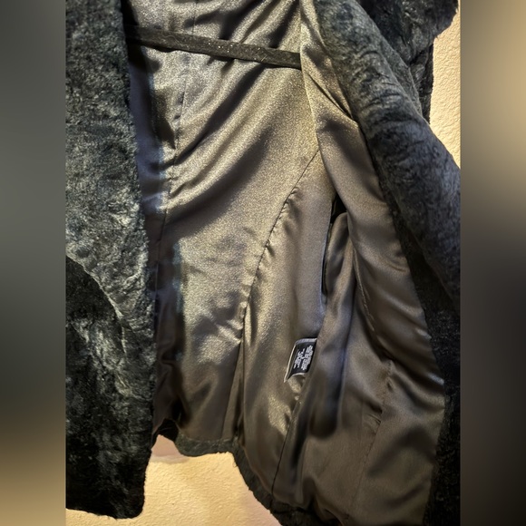 Braetan black coat size Small. - Picture 4 of 6